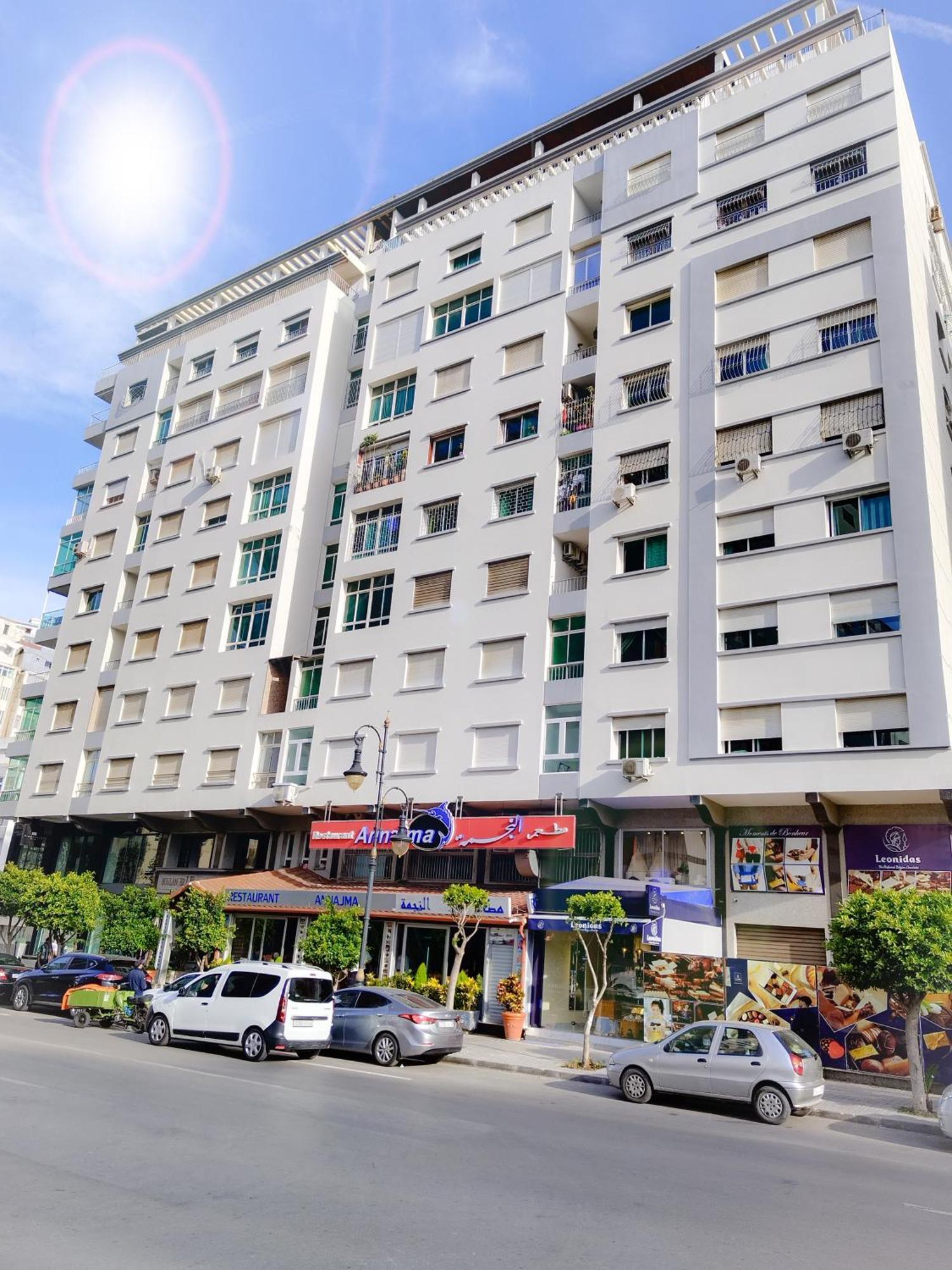 Incroyable Appartement A Playa Enface Cafe Sky 17 탕헤르 외부 사진